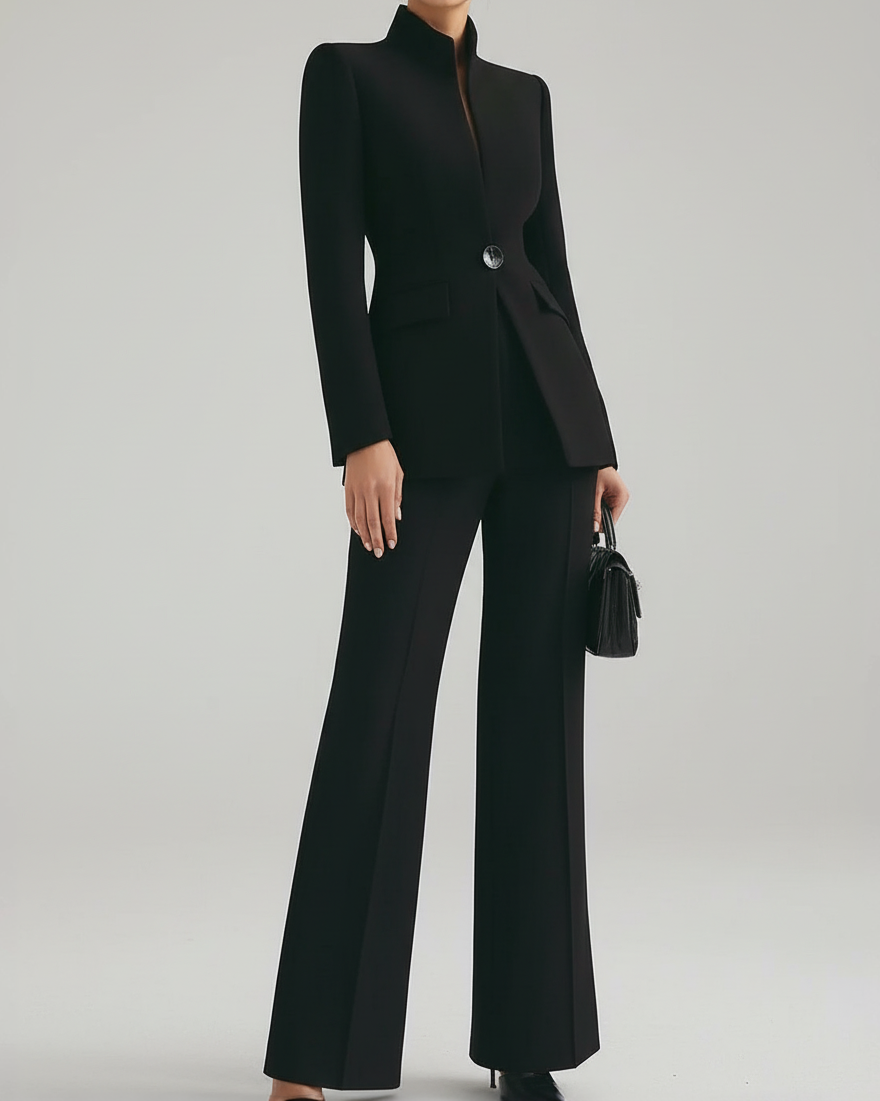 The Cordelia in Black