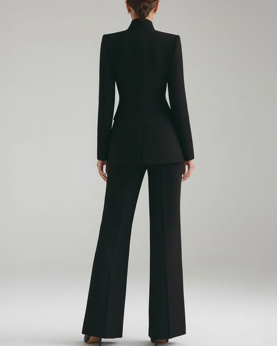 The Cordelia in Black